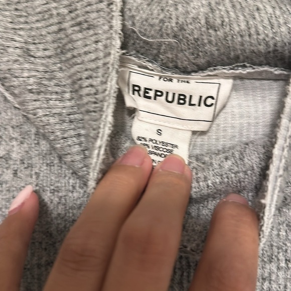 For the republic Sweater top - Picture 2 of 3